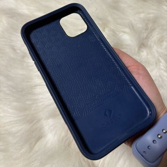 iPhone 11 Casely floral print phone case - Picture 3 of 4